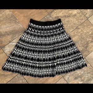 Black and white geometric knit skirt. Size Med.